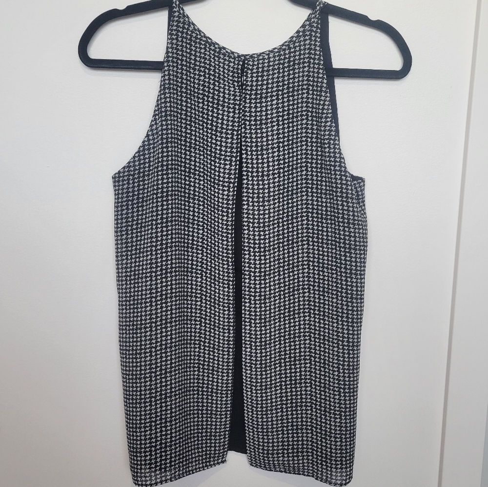 BANANA REPUBLIC SLEEVELESS DRESSY HOUNDS TOOTH TANK TOP